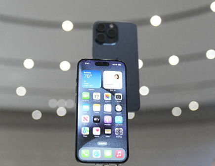 茌平Apple维修站分享买iPhone15还是华为Mate60 
